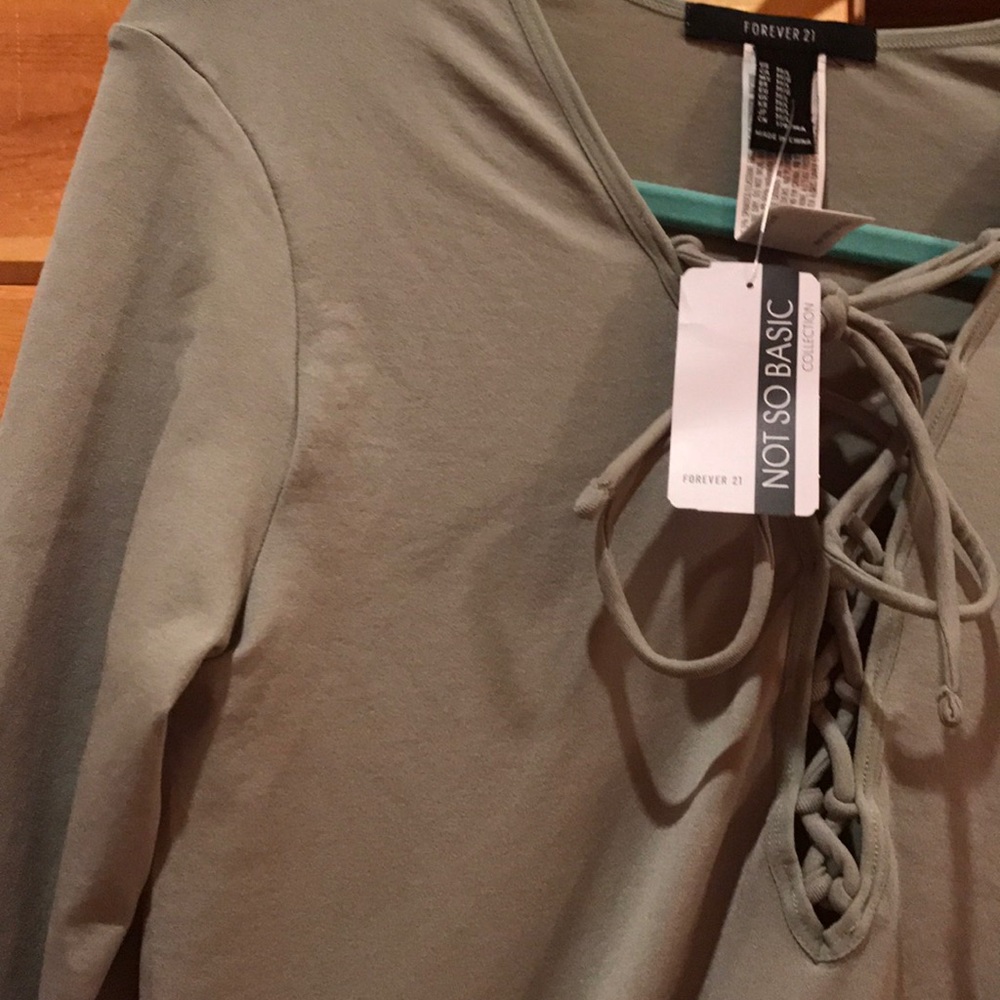 Forever 21 Basic - Picture 2 of 2
